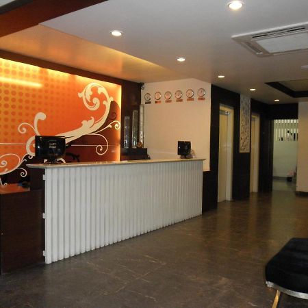 Hotel Kens Hyderabad Exterior photo