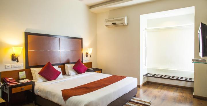 Hotel Kens Hyderabad Exterior photo
