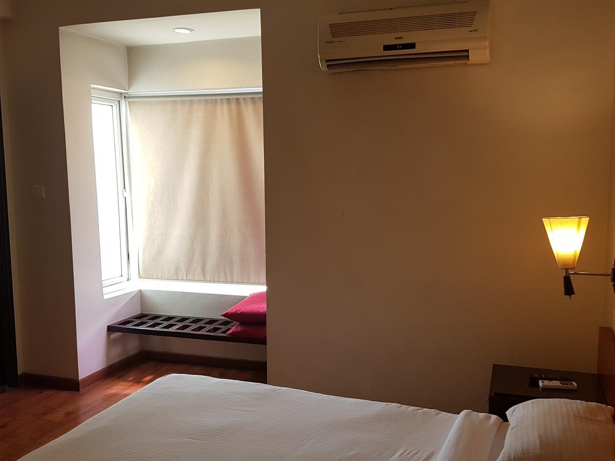 Hotel Kens Hyderabad Exterior photo