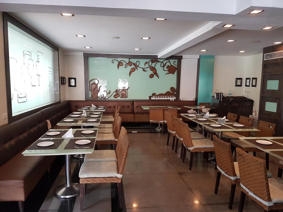 Hotel Kens Hyderabad Exterior photo