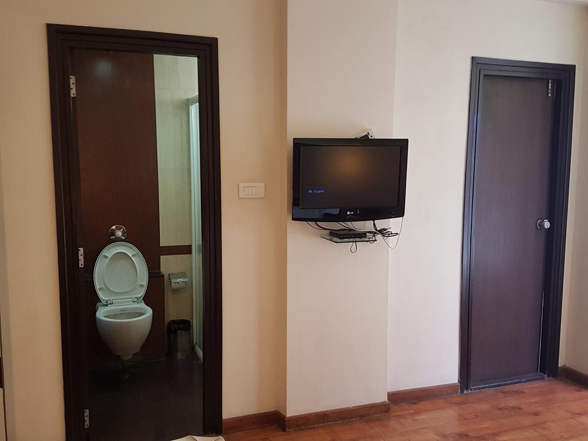 Hotel Kens Hyderabad Exterior photo