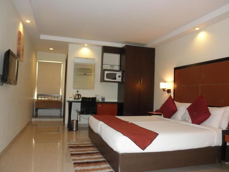 Hotel Kens Hyderabad Exterior photo