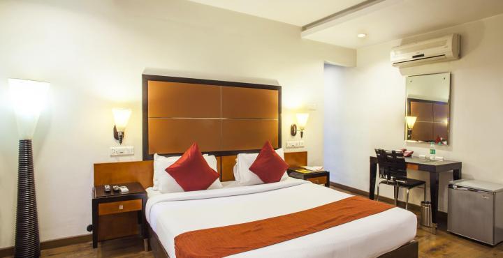 Hotel Kens Hyderabad Exterior photo