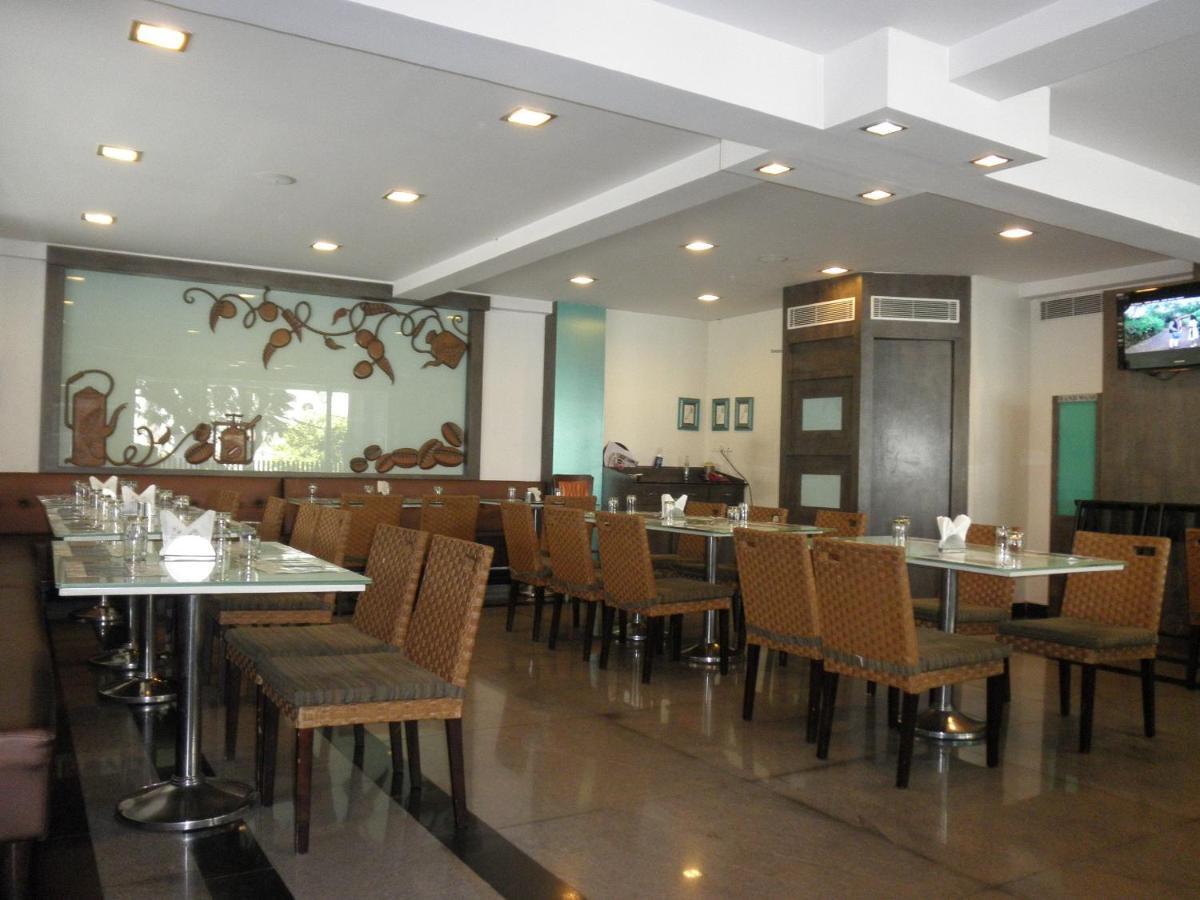 Hotel Kens Hyderabad Exterior photo