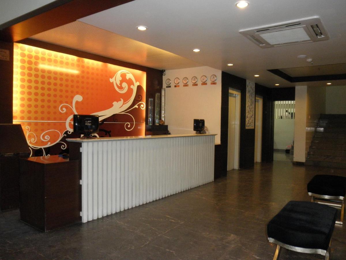 Hotel Kens Hyderabad Exterior photo